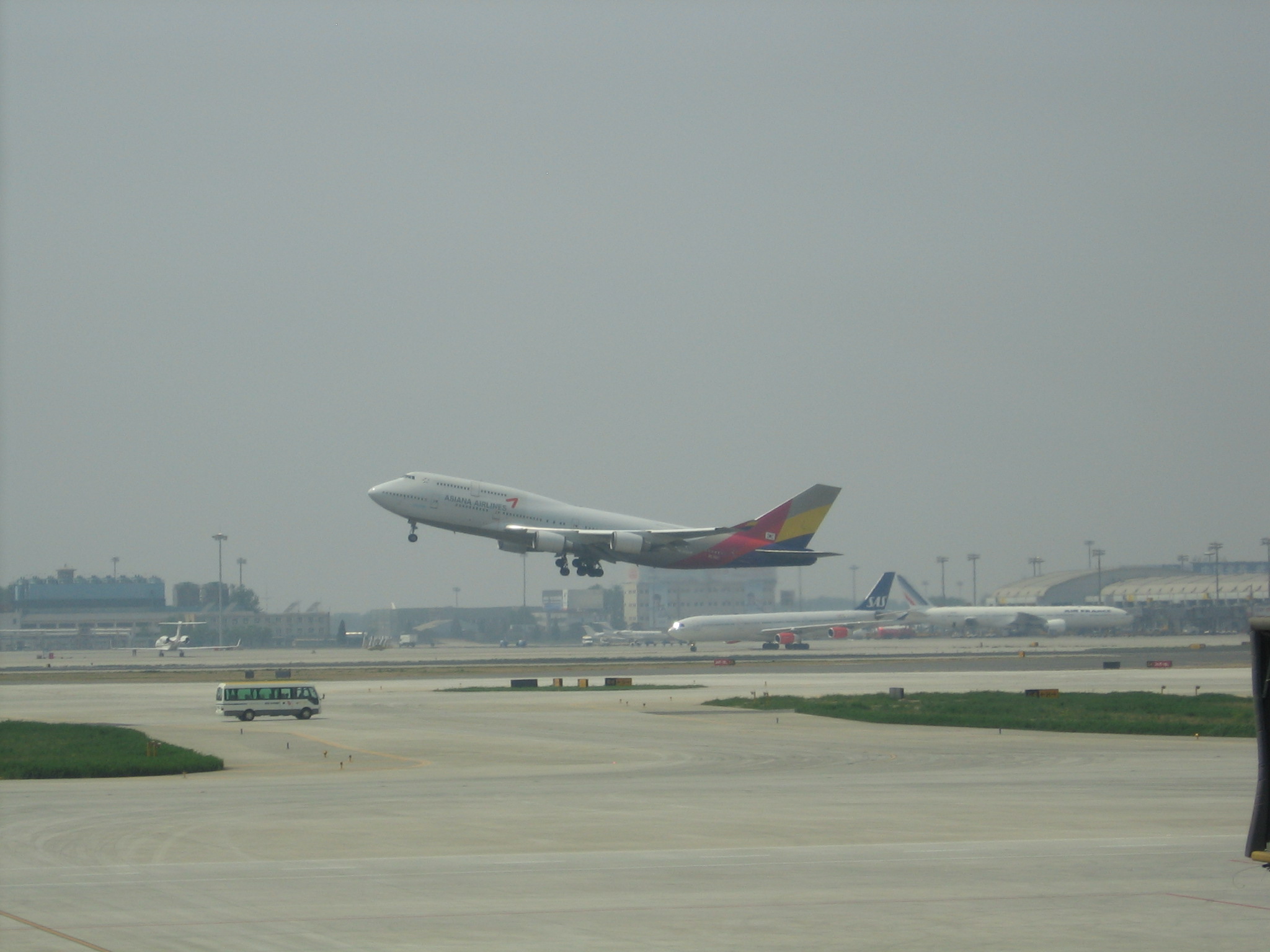 aviation and air quality image